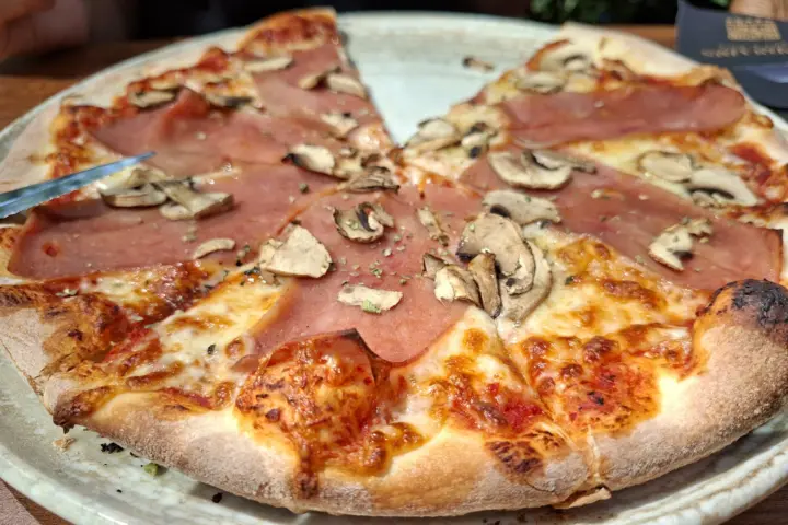 Restaurant Marmaris Grill & Pizza Sloterdijk in Amsterdam