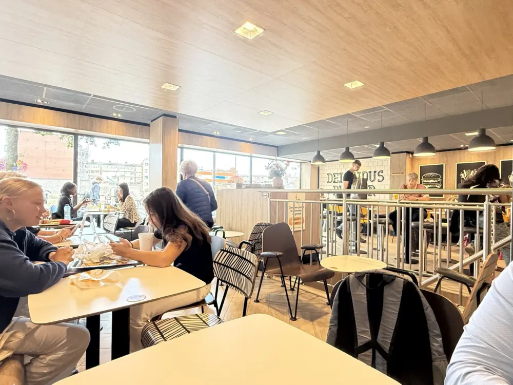 McDonald's Apeldoorn Centrum in Apeldoorn