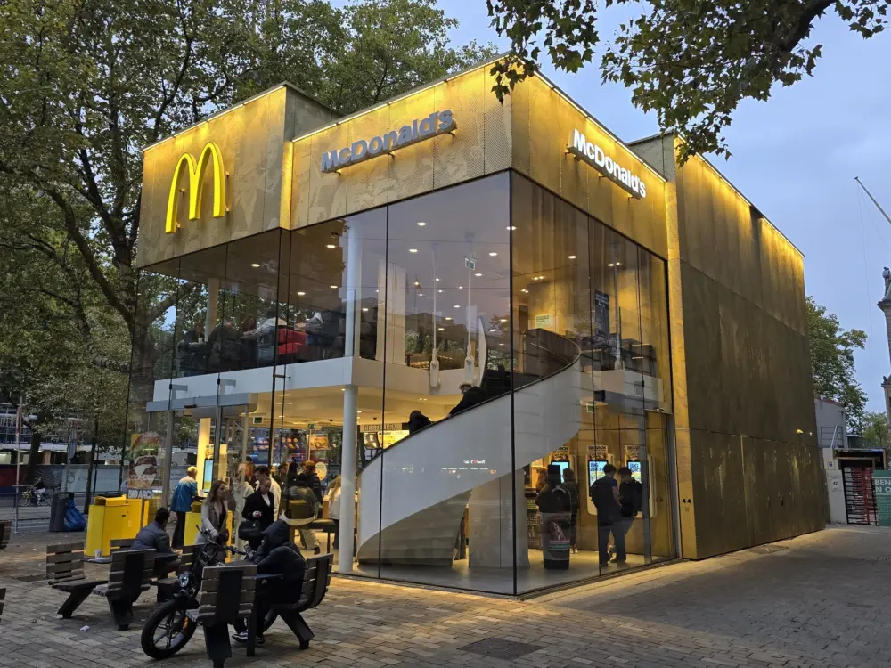 McDonald's Rotterdam Coolsingel 44 in Rotterdam
