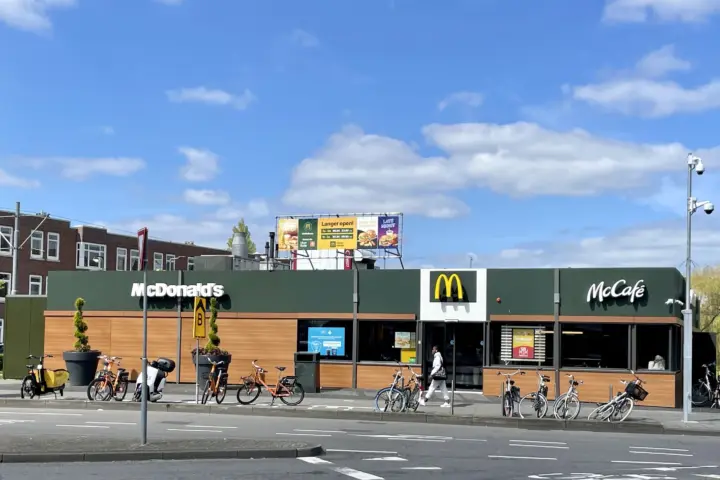 McDonald's Rotterdam Groene Hilledijk in Rotterdam