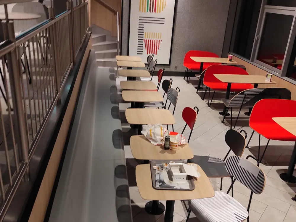 McDonald's Rotterdam Groene Hilledijk in Rotterdam