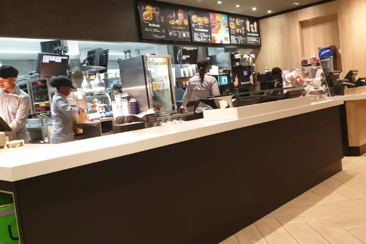 McDonald's Rotterdam Zwart Janstraat in Rotterdam