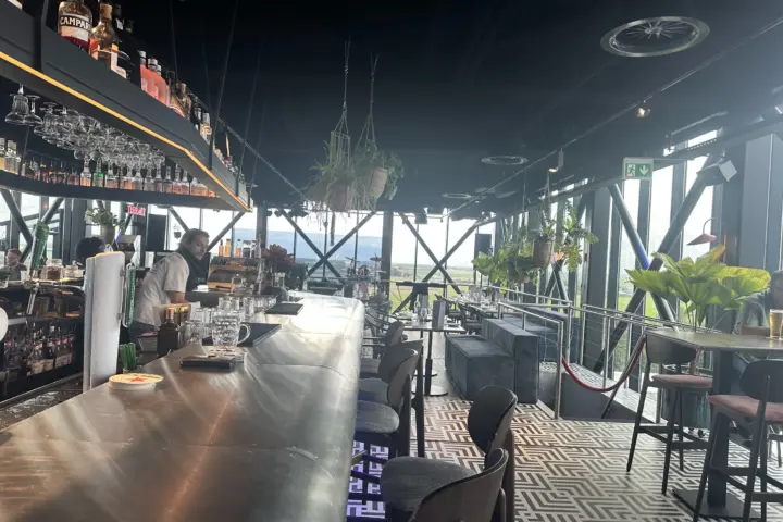 Restaurant Mondi SkyBar & Restaurant in Badhoevedorp