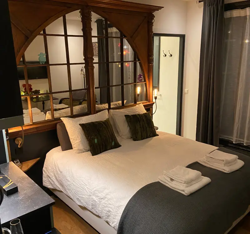 Morpheus Bed & Breakfast Houseboat in Amsterdam