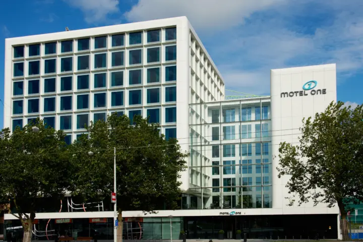 Hotel Motel One Amsterdam in Amsterdam