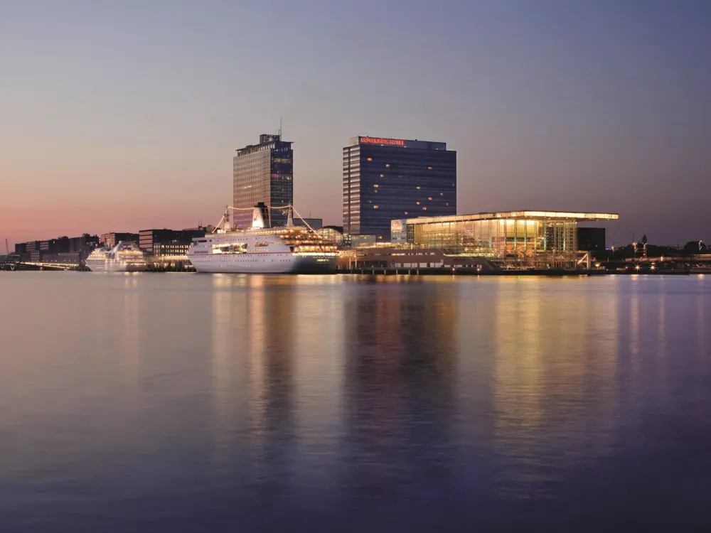 Mövenpick Hotel Amsterdam City Centre in Amsterdam