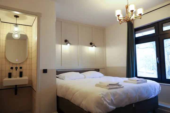 Hotel Mr. Lewis in Rotterdam
