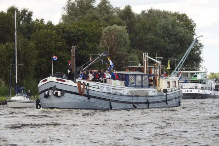 Accommodatie Partyschip Helena in Sneek