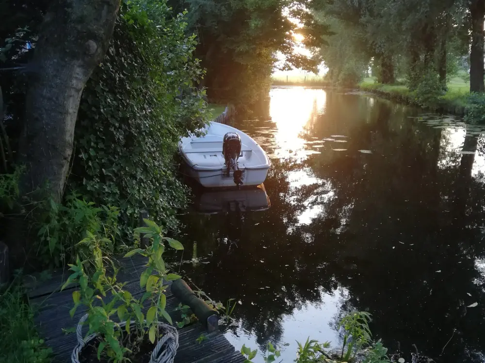 Bed & Breakfast Pipowagen Sneek in Offingawier