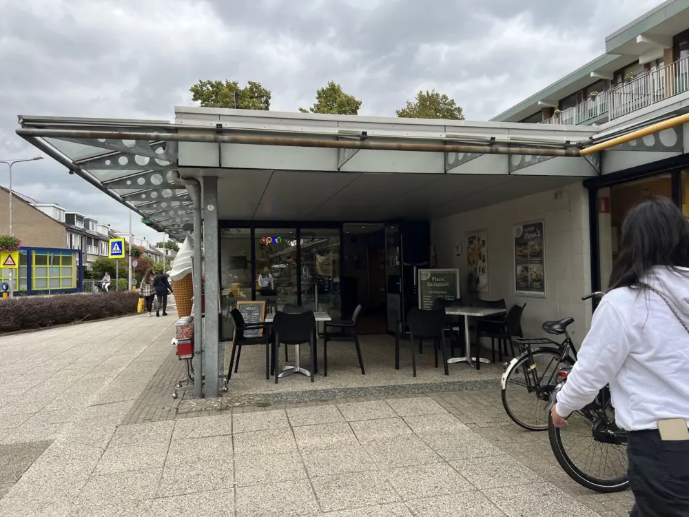 Restaurant Plaza Sluisplein in Ouderkerk aan de Amstel