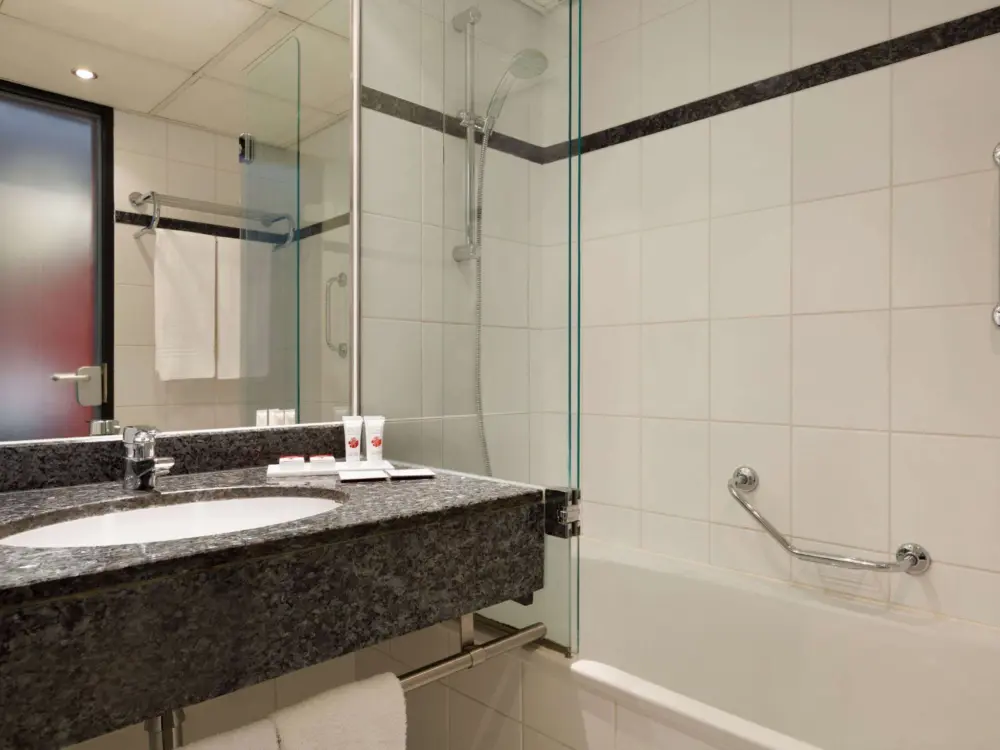 Hotel Ramada by Wyndham Amsterdam Airport Schiphol in Badhoevedorp