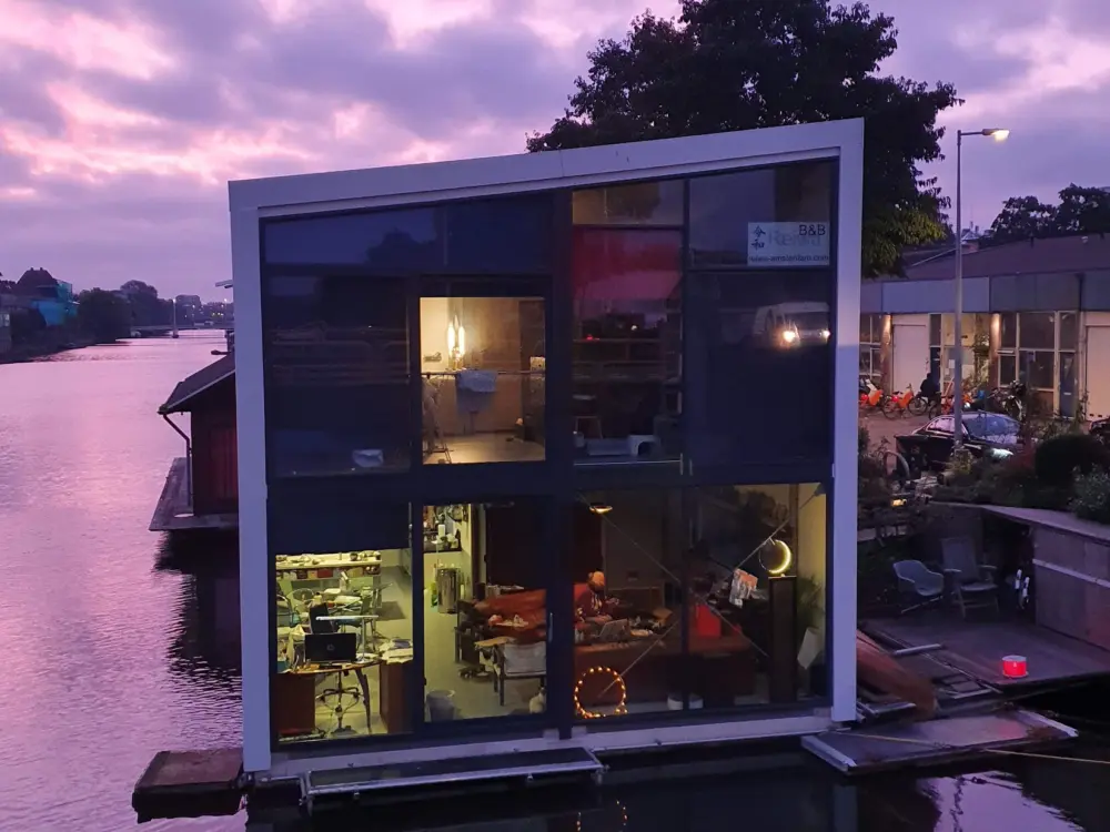 Bed & Breakfast Reiwa in Amsterdam