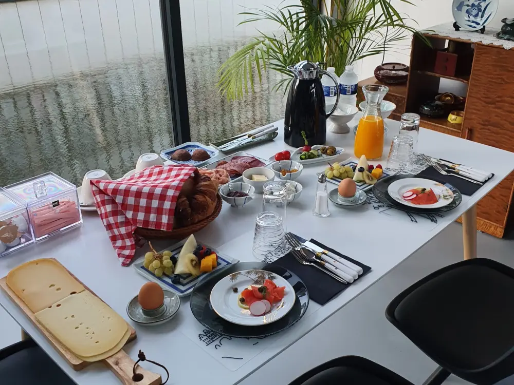 Bed & Breakfast Reiwa in Amsterdam