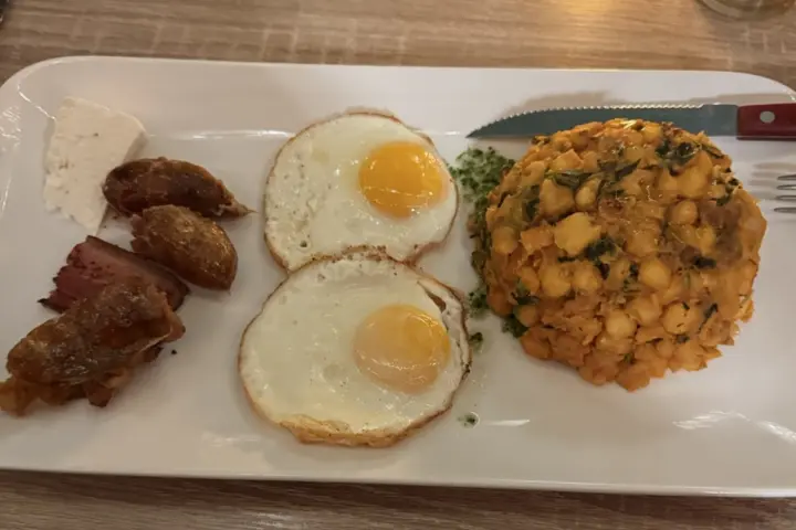 Restaurant Restobar Ta Lois in Rotterdam