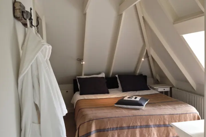 Bed & Breakfast ROOM One-Twenty-One in Naarden