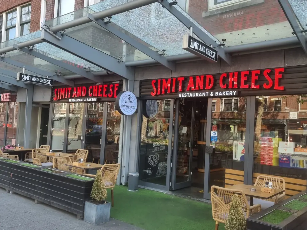 Restaurant Simit and Cheese in Rotterdam