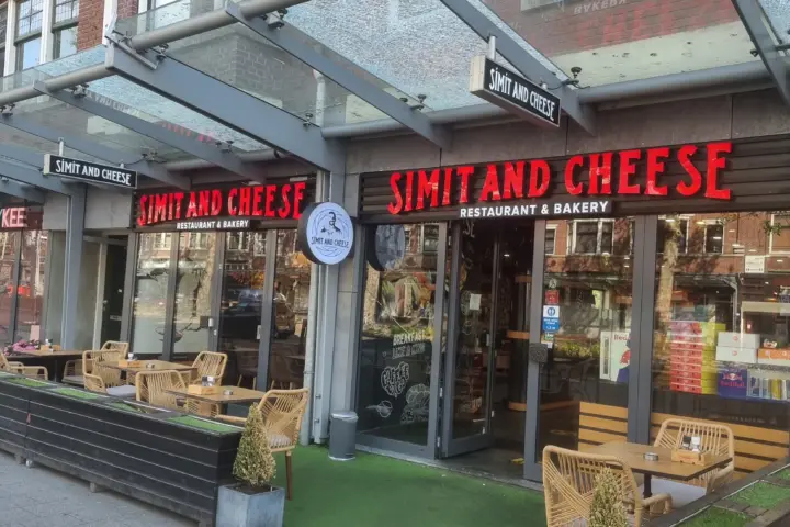 Restaurant Simit and Cheese in Rotterdam