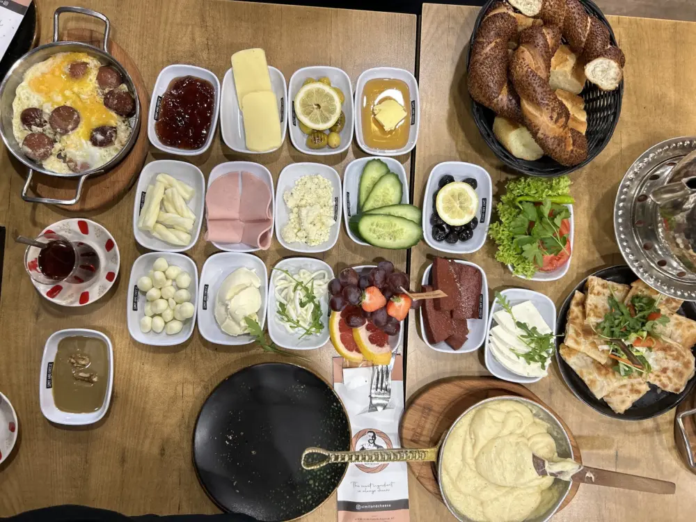 Restaurant Simit and Cheese in Rotterdam