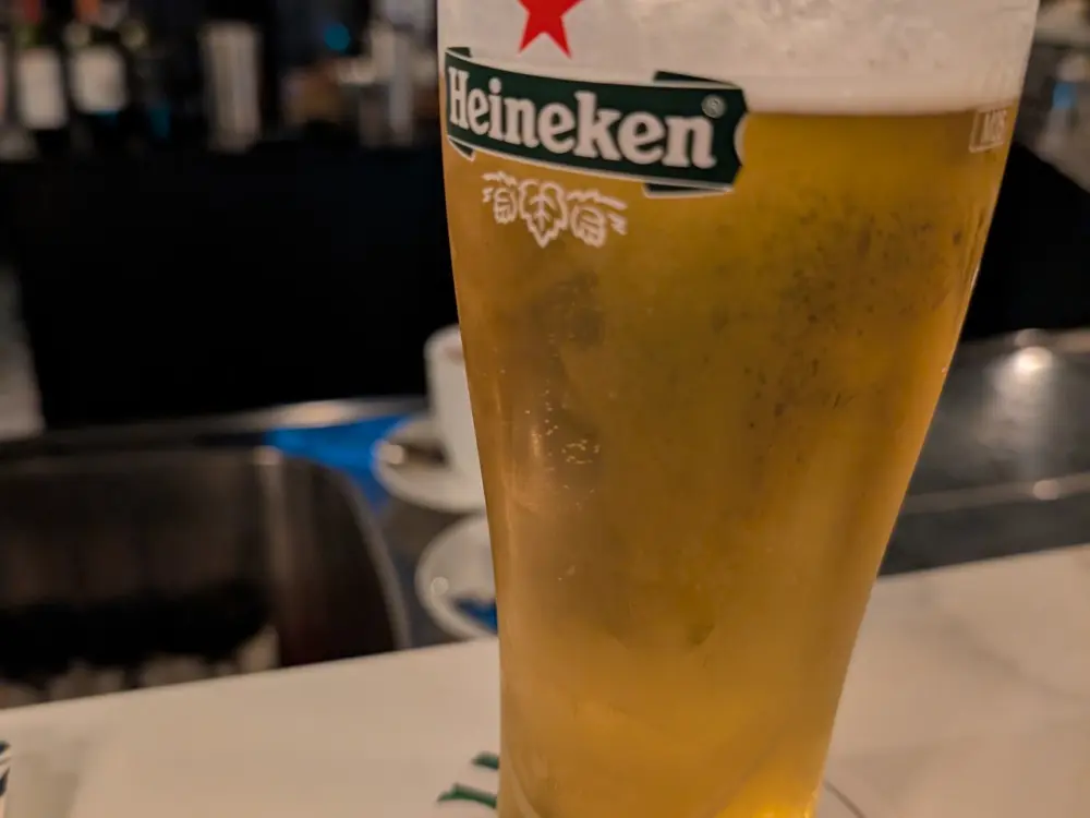 Skymaster Restaurant & Bar in Schiphol