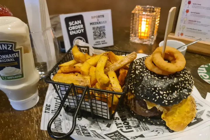 Restaurant Sports and mediabar in Schiphol