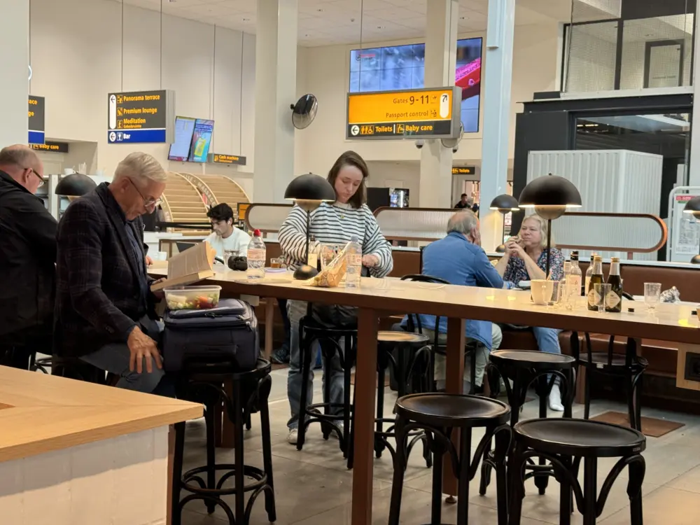Restaurant Starbucks in Rotterdam