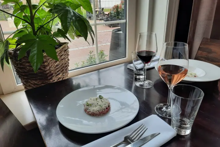't Schouwtje Lunch, Drinks, Bites & Diner in Ouddorp