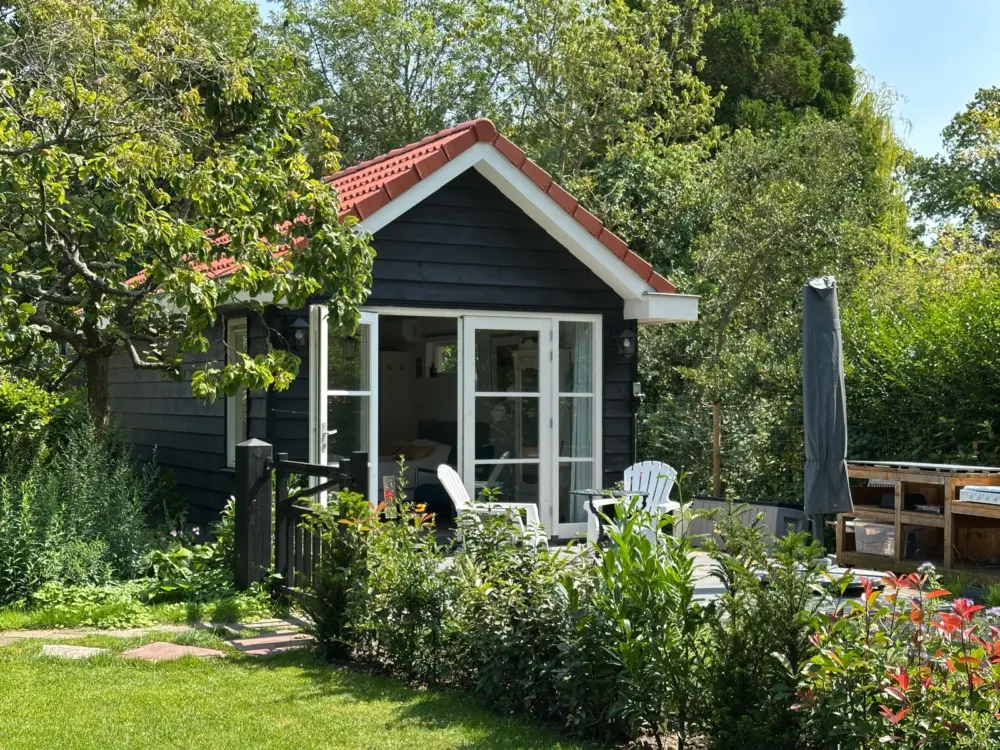Bed & Breakfast Tiny House De Weie in Burgh-Haamstede