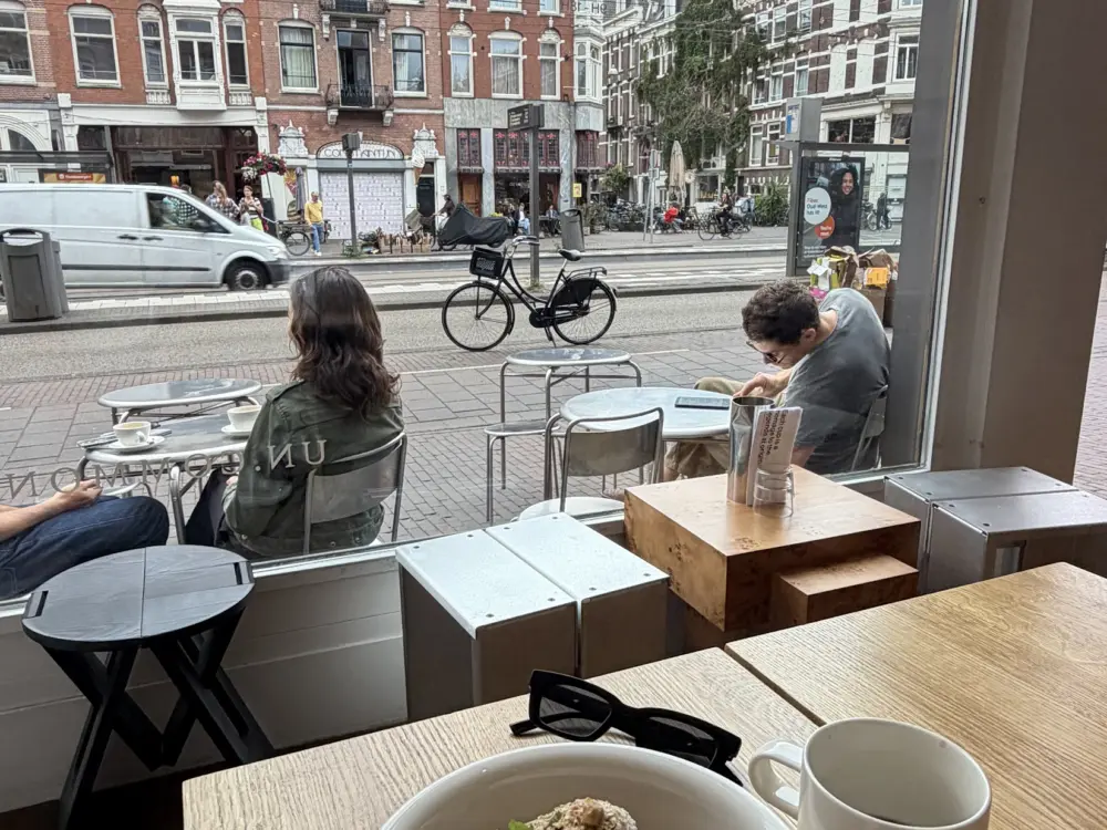 Restaurant Uncommon Cafe in Amsterdam