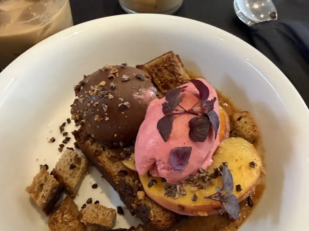 Restaurant Uncommon Cafe in Amsterdam