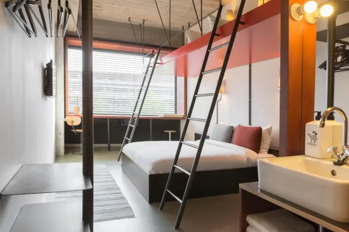 Hotel Volkshotel in Amsterdam