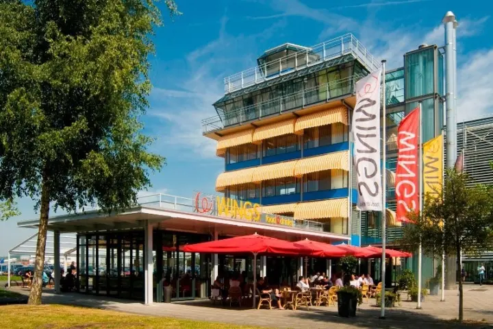 Restaurant Wings Food & Drinks in Schiphol