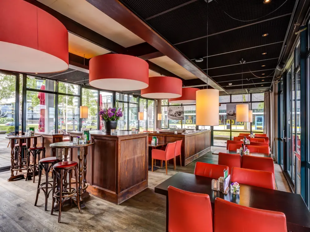 Restaurant Wings Food & Drinks in Schiphol
